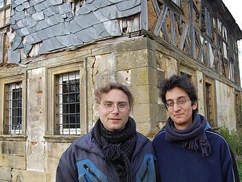 Sebastian Hofmann und Jasmin Dean wollen den Heinachhof bei Weingarten sanieren. Foto: Andreas Welz