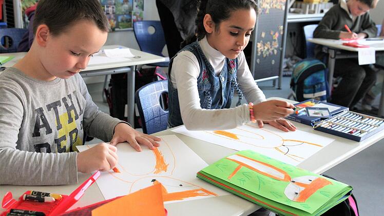 Am Ende der Geschichte dürfen die Kinder selbst einen Fuchs malen, so wie sie ihn sich vorstellen - egal ob jung oder alt.