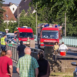 Kind stürzt in die Regnitz: Suchaktion der Rettungskräfte aus Fürth und Erlangen