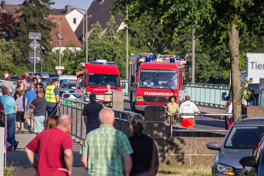 Kind stürzt in die Regnitz: Suchaktion der Rettungskräfte aus Fürth und Erlangen
