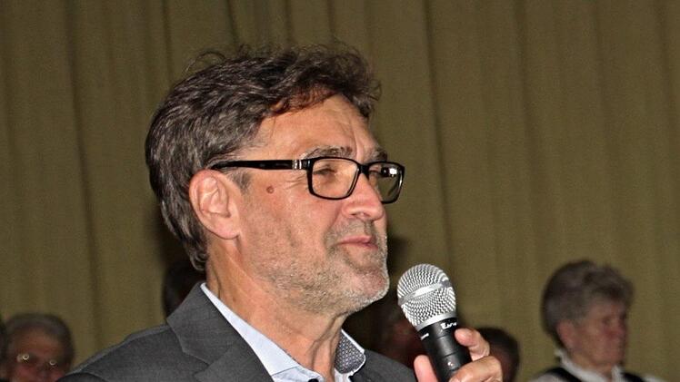 Herbert Lang, Leiter des Amtes für Ernährung, Landwirtschaft und Forsten in Schweinfurt bei seiner Rede.