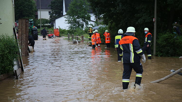 Erneut Gewitter mit Starkregen: Oberfranken kämpft gegen Wassermassen