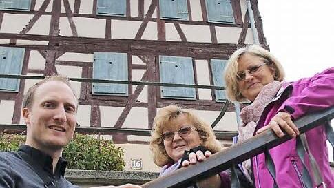 Tobias Hartmann, Irene Adomszent und Gertrud Hartmann zeigten ihr Interesse an Bonnland und Hundsfeld. Sie wollten auch die heutige Wirklichkeit mit alten Fotografien ihrer Vorfahren vergleichen.