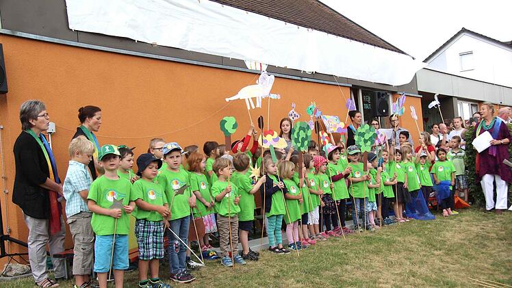 Ein neues Schild wurde enthüllt.   Foto: Richard Sänger