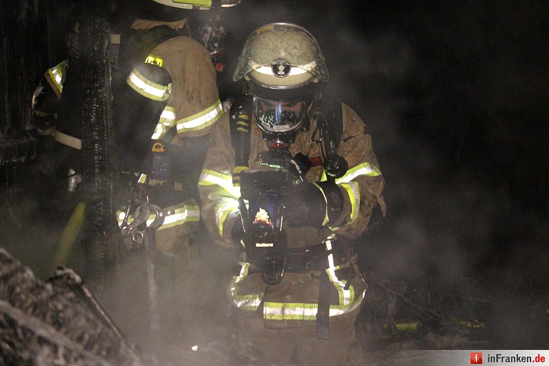 Zwei Gartenhäuser brennen in Bayreuth nieder