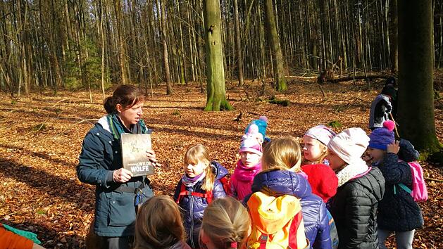 Auf Walderkundung gingen die  "Funky Fruits" - und sie staunten nicht wenig.  Foto: Britta Slowik