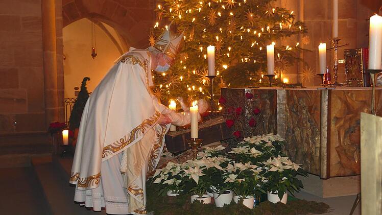 Erzbischof Ludwig Schick zelebrierte die Mette im Dom. Foto: Marion Krüger-Hundrup