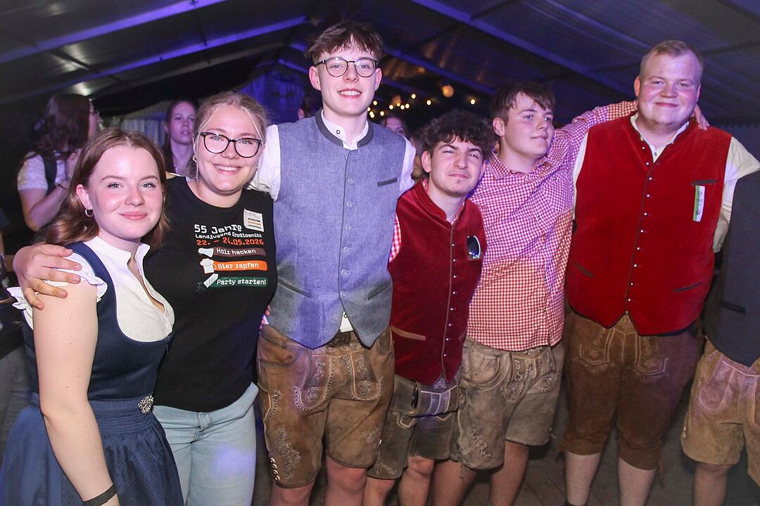 Gro&szlig;losnitz feiert!