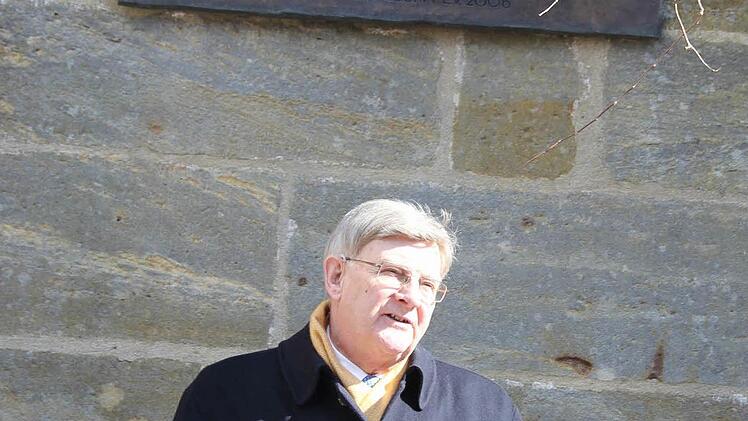 Die Gedenktafel hat Lipp zusammen mit dem Baunacher Steinmetz Fröhlich entworfen.