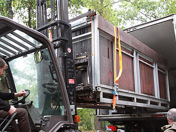 Nürnberg: In mit Wasser gefüllter Kiste - Seekuh aus Polen im Tiergarten angekommen Nürnberg: In mit Wasser gefüllter Kiste - Seekuh aus Polen im Tiergarten angekommen