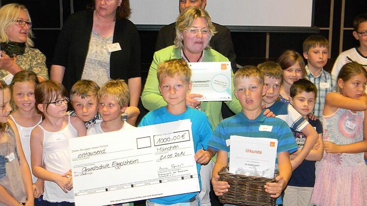 Die Schüler erhielten Urkunden und 1000 Euro Preisgeld.