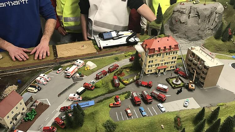 Mögliche Szenarien beim Führungssimulationstraining. privat