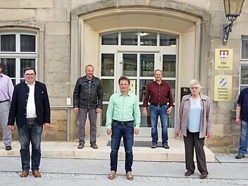 Die neue Gemeinschaftsversammlung der VG Teuschnitz: (von links) Michael Hebentanz, stellvertretender Vorsitzender Peter Klinger, Rudi Neubauer, Vorsitzender Frank Jakob, Thomas Hofmann, die weitere stellvertretende Vorsitzende Karin Ritter und Stefan Raab Foto: Heike Schülein
