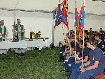 Diakon Robert Hager und Pater Alois Gaßner (von links) hielten einen eindrucksvollen Gottesdienst in Sulzbach. Fotos: Gerhard Schmidt
