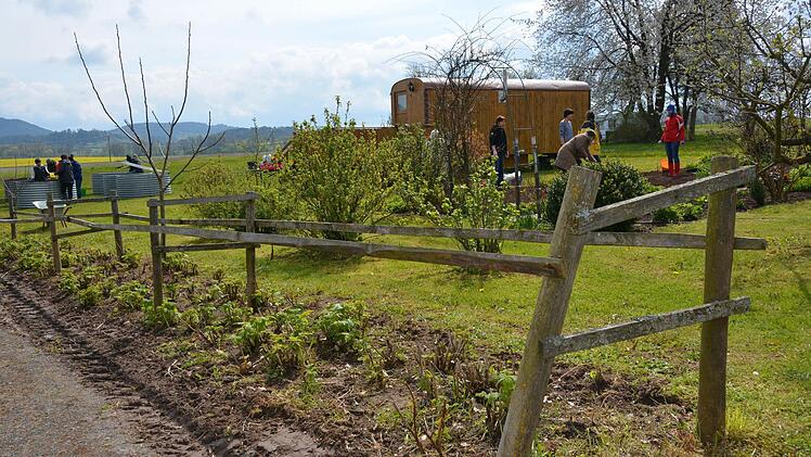 Praxisstunde für Gartenbau im Hausgarten Foto: Dagmar Besand