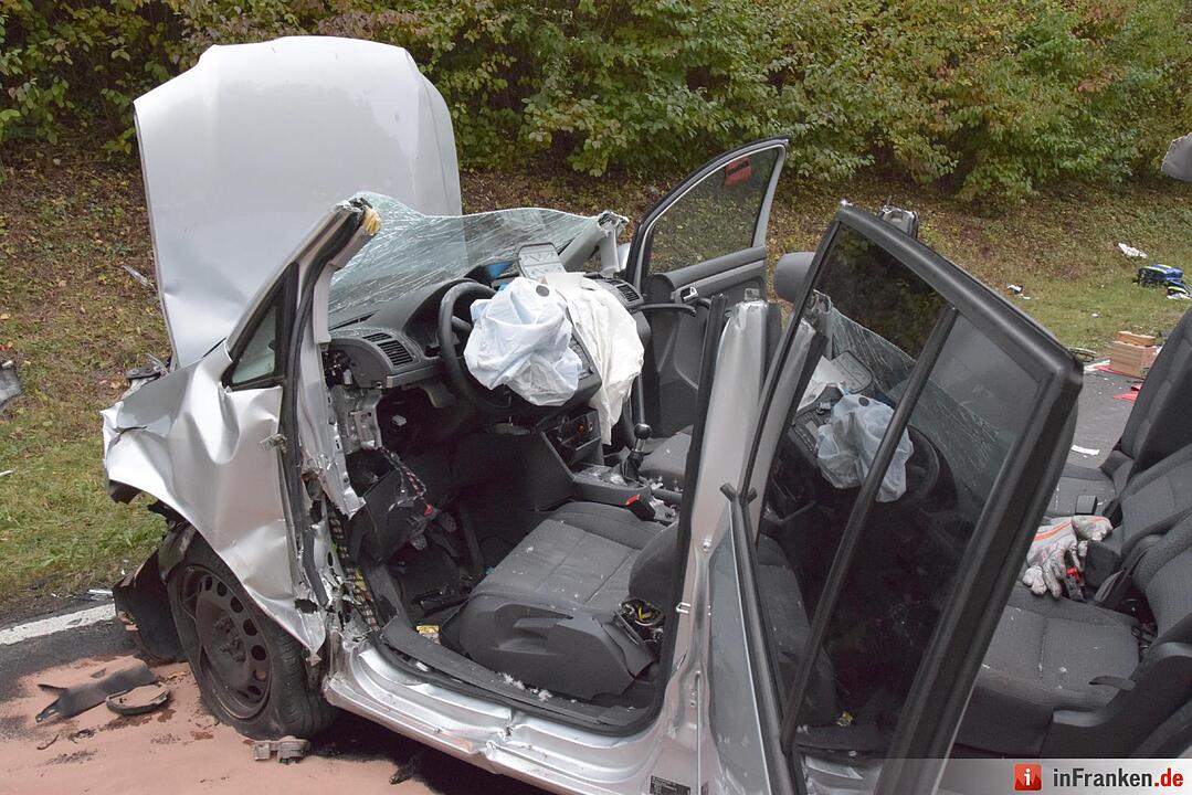 Unfall bei Margetshöchheim: Vier Erwachsene und vier Kinder verletzt