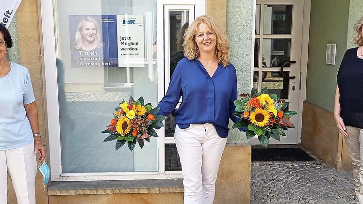 Bei der Übergabe der Verantwortlichkeit für das Gesundheitsforum des VdK Haßberge, von links: Elfriede Kerker, die Kreisgeschäftsführerin Andrea Stühler-Holzheimer und Jutta Seufert  Foto: VdK Haßberge