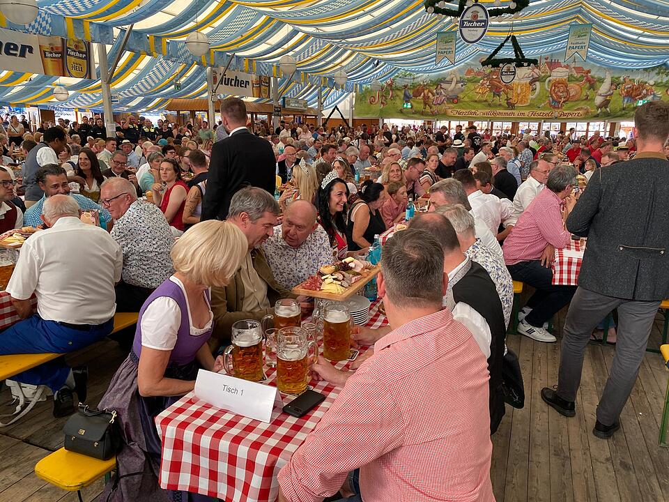 Nürnberger Herbstvolksfest 2024 eröffnet - die schönsten Bilder