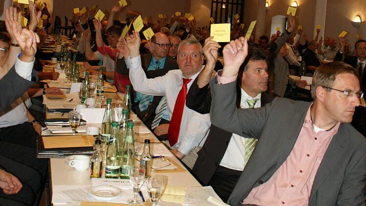 Einstimmig wurde die neue Vorstandschaft des Regionalen Planungsverband entsprechend den Vorschlägen gewählt. Die Verbandsversammlung trat gestern in der Stadthalle Haßfurt zu ihrer konstituierenden Sitzung zusammen.