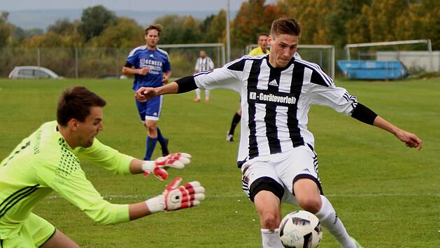 Der Dampfacher Patrick Winter (r.) will seine Chancen im Derby beim FSV Krum nutzen, wenn er zum Einsatz kommt. Foto: G&uuml;nther Geiling