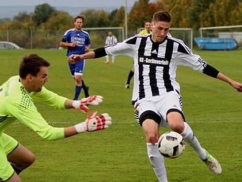 Der Dampfacher Patrick Winter (r.) will seine Chancen im Derby beim FSV Krum nutzen, wenn er zum Einsatz kommt. Foto: G&uuml;nther Geiling