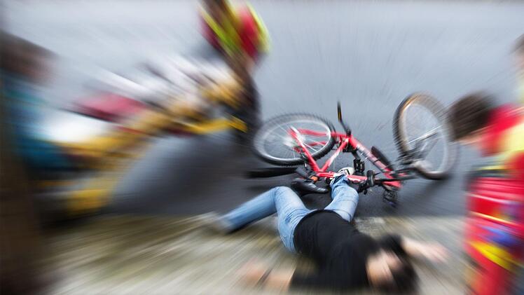 Ein 21-Jähriger schwebt nach einem Sturz vom Fahrrad in Coburg in Lebensgefahr. Symbolfoto: AA+W/Adobe Stock