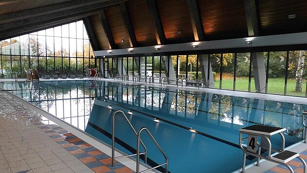 Das Hallenbad Hofheim wird saniert und zusammen mit dem Freibad ein sogenanntes Kombibad erschaffen. Der Ferienausschuss des Kreistages beschloss eine entsprechende Zweckvereinbarung mit der Stadt Hofheim. Christian Licha