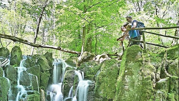 Wandern an der Teufelsm&uuml;hle in der bayerischen Rh&ouml;n