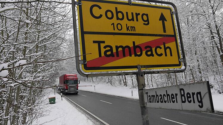 Der Tambacher Berg, bei Schneefall immer ein Problem für die Verkehrtsteilnehmer, war gut befahrbar. Foto: Berthold Köhler