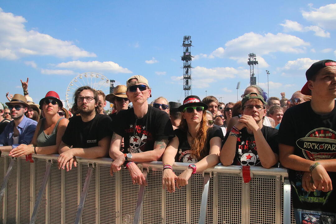 Halbnackt oder im Kostüm: Stimmung bei RIP 2017