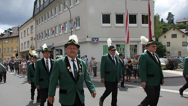 Die Rennsteigsschützen durften natürlich ebenfalls nicht fehlen. Foto: Veronika Schadeck