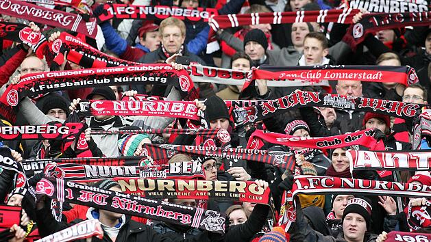 Die Stimmung zwischen den Fans der Eintracht Frankfurt und des FCN sind ohnehin nicht gut, so dass die Relegationsspiele durchaus Brisanz besitzen. Foto: sportpress