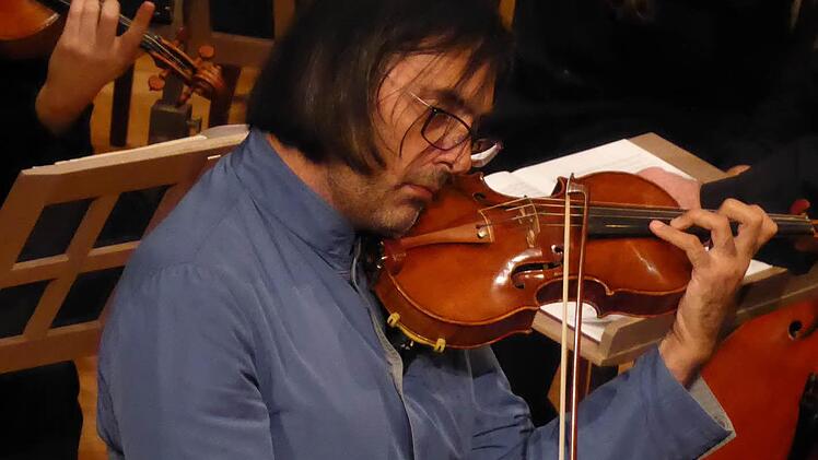 Leonidas Kavakos spielt das Brahms-Konzert.