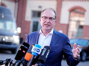 Bundesinnenminister Dobrindt besucht BKA