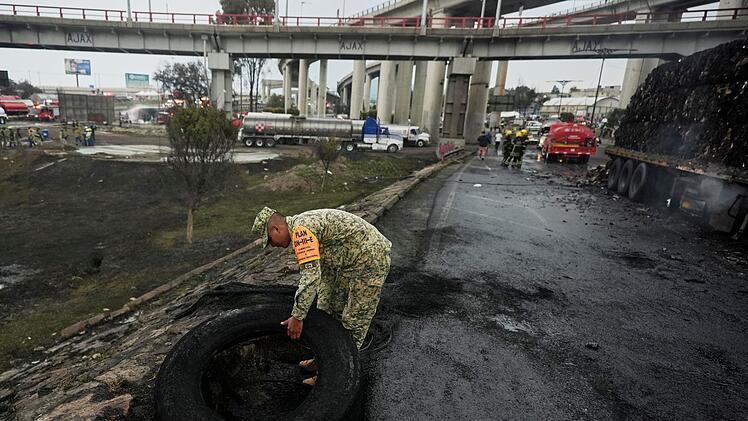 Explosion von Tankwagen in Mexiko
