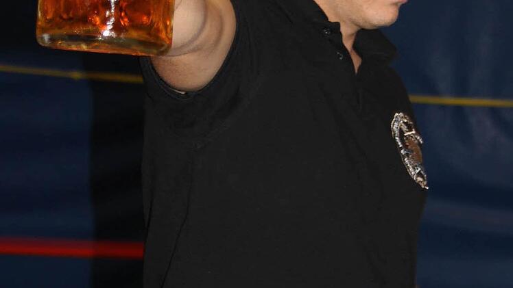 Augen zu, volle Konzentration - Joachim Schmitt.