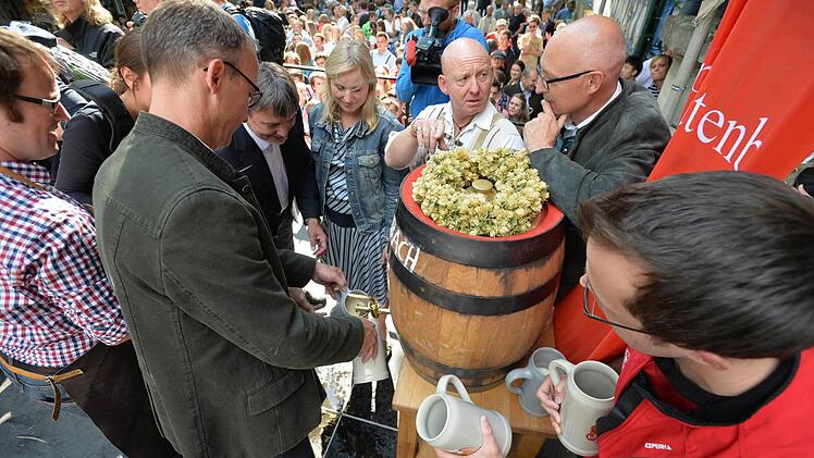 Anstich zur Erlanger Bergkirchweih 2015 Foto: Ronald Rinklef