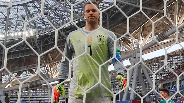 Die S&uuml;dkoreaner haben Manuel Neuer & Co. ein dickes Ei ins Nest gelegt. Am historischen WM-K.o. wird der deutsche Fu&szlig;ball jedenfalls einige Zeit zu knabbern haben.  Foto: Frank Augstein/dpa