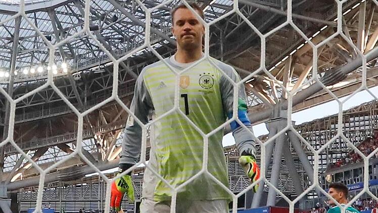 Die Südkoreaner haben Manuel Neuer & Co. ein dickes Ei ins Nest gelegt. Am historischen WM-K.o. wird der deutsche Fußball jedenfalls einige Zeit zu knabbern haben.  Foto: Frank Augstein/dpa