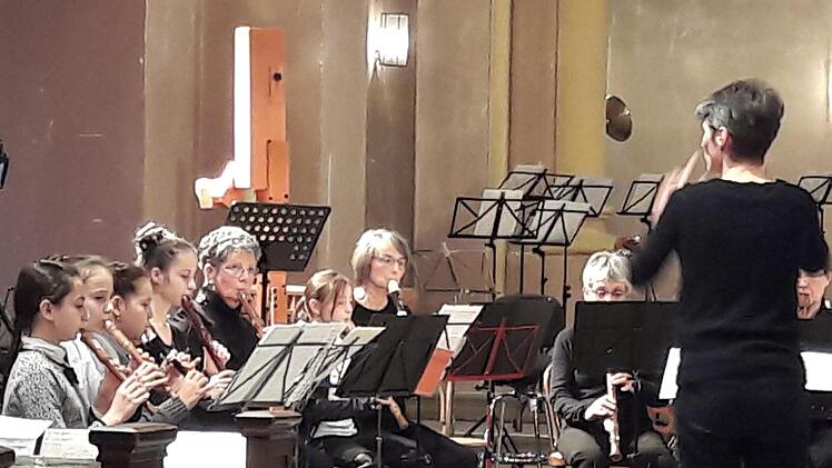 Erstmals nach vielen Jahren gaben das Bad Kissinger Blockflöten Ensemble und das Kammerorchester Bad Kissingen wieder ein gemeinsames Konzert.  Hartmut Hessel
