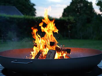 Feuerschale, Feuer im Garten