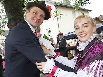 Die Trachtenkirchweih wird auch in Windheim von den jungen Leuten noch gefeiert.  Fotos: Veronika Schadeck