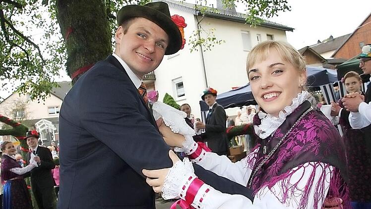 Die Trachtenkirchweih wird auch in Windheim von den jungen Leuten noch gefeiert.  Fotos: Veronika Schadeck