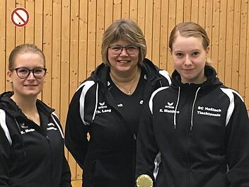 Die Damen des SC Haßlach II mit (von links) Katharina Martin, Theresia Lang und Kristina Matthes sind der neue Pokalsieger im Tischtenniskreis Kronach.  Foto: hf