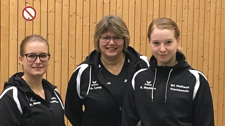 Die Damen des SC Haßlach II mit (von links) Katharina Martin, Theresia Lang und Kristina Matthes sind der neue Pokalsieger im Tischtenniskreis Kronach.  Foto: hf