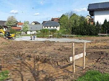 Der Bau des Dorfgemeinschaftshauses und des Feuerwehrstellplatzes in Steinbach hat bereits begonnen. Foto: Klaus-Peter Wulf