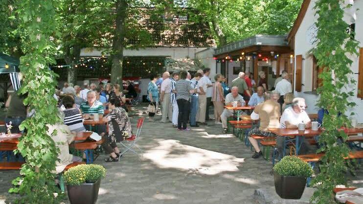Romantische Stimmung herrschte im vergangenen Jahr auf dem Petersbeck-Keller.  Foto: Hans Joachim Leiss