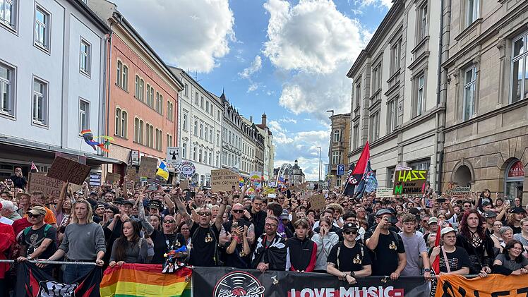 Gro&szlig;demonstrationen in Bamberg: Rechter Aufzug trifft auf Gegenprotest