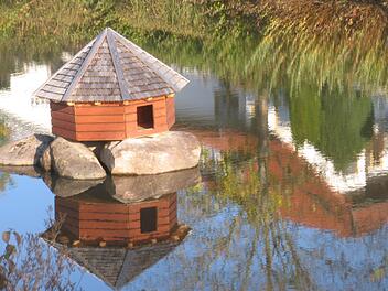 Das neue Entenhaus am See.  Foto: Hilmar Ruppert