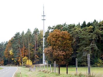 Ein großes Gesprächsthema im Weismainer Stadtrat war der Mobilfunkmast bei Fesselsdorf/Buckendorf: Kann Vodafone diesen nutzen oder soll in unmittelbarer Nähe ein weiterer Mobilfunkmast entstehen? Foto: Roland Dietz